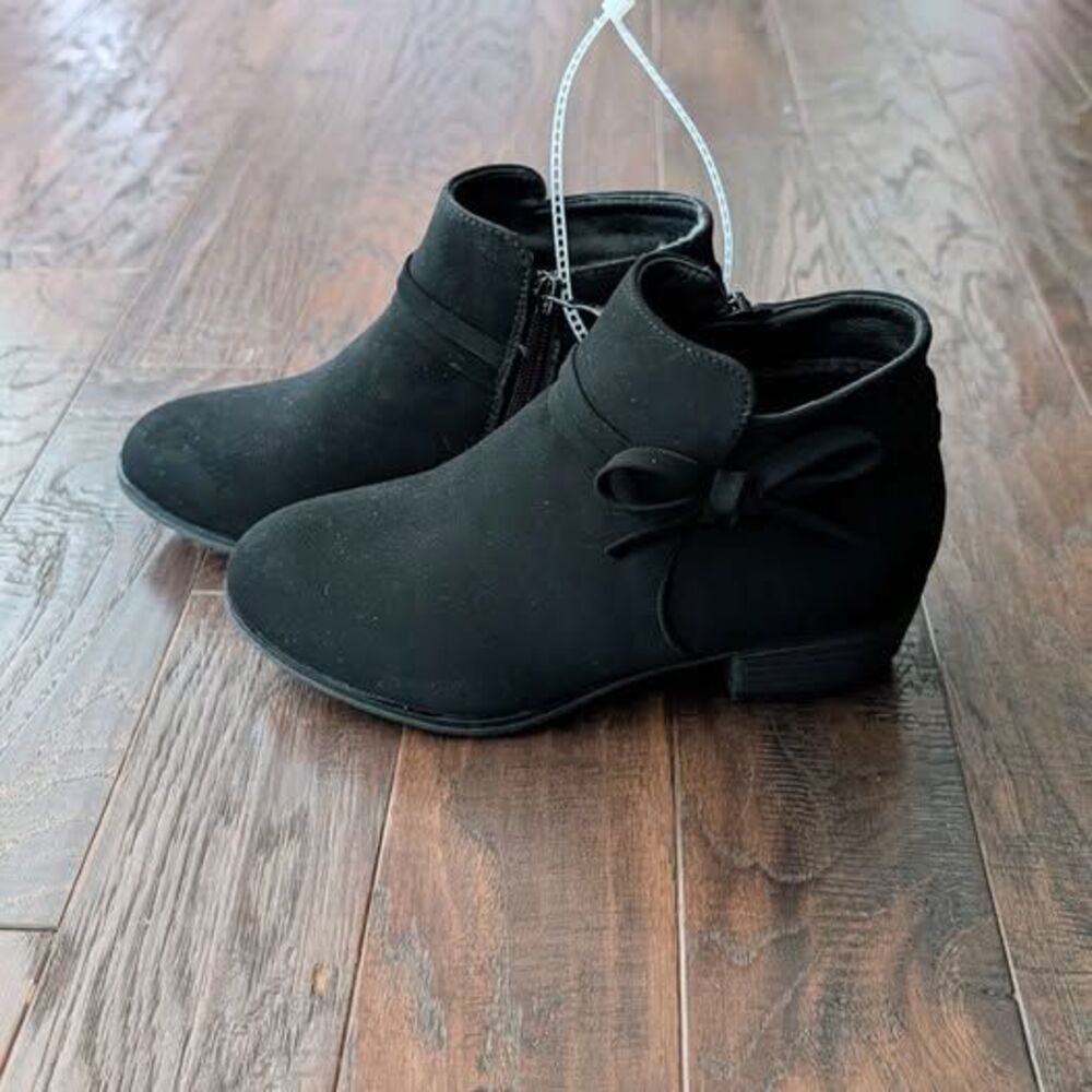 Link Girls Black Suede Ankle Booties Size 3